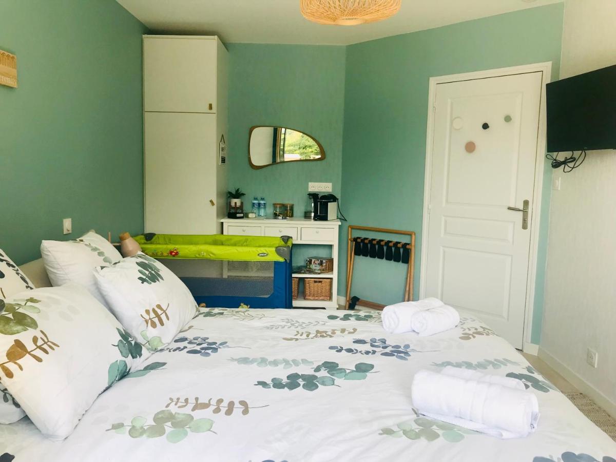 Bed and Breakfast Au Petit Bonheur De Claire Et Jo La Chapelle-Caro Esterno foto