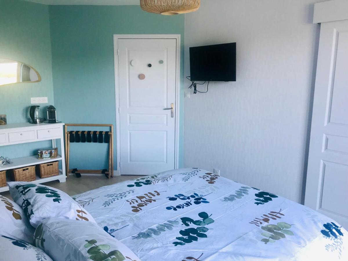 Bed and Breakfast Au Petit Bonheur De Claire Et Jo La Chapelle-Caro Esterno foto